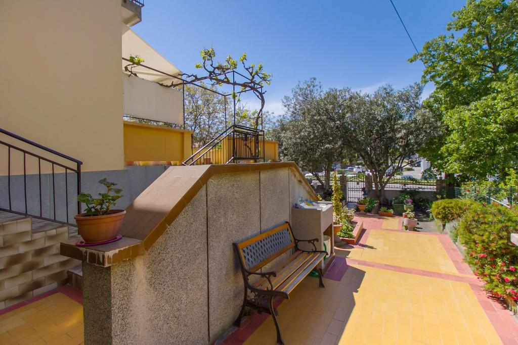 Apartment Oleander มาลีโลชินจ์ ภายนอก รูปภาพ