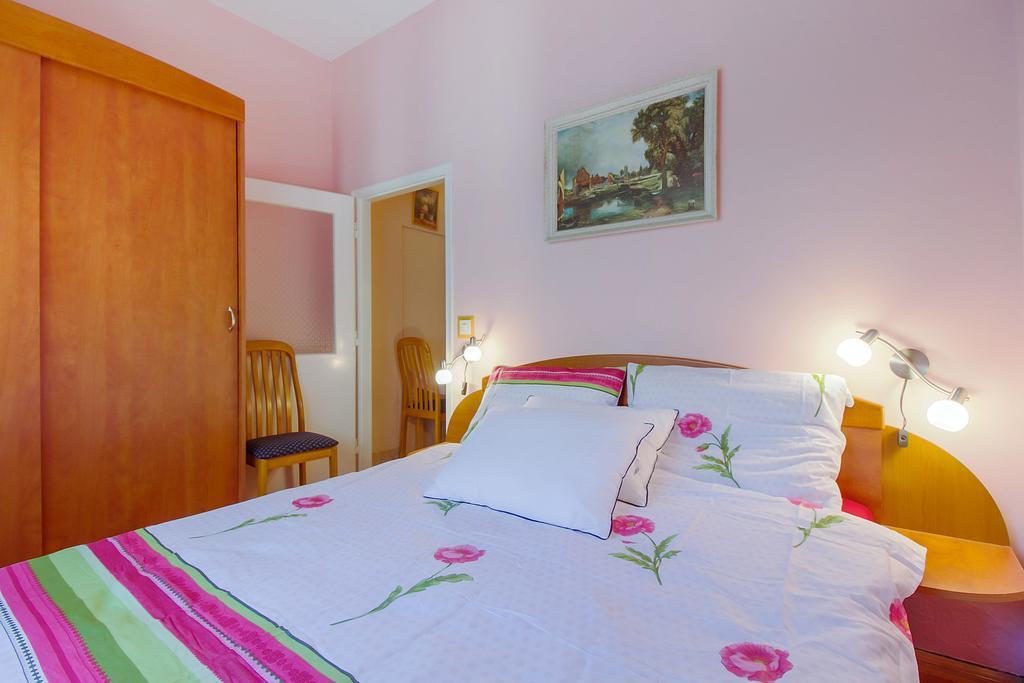 Apartment Oleander มาลีโลชินจ์ ภายนอก รูปภาพ